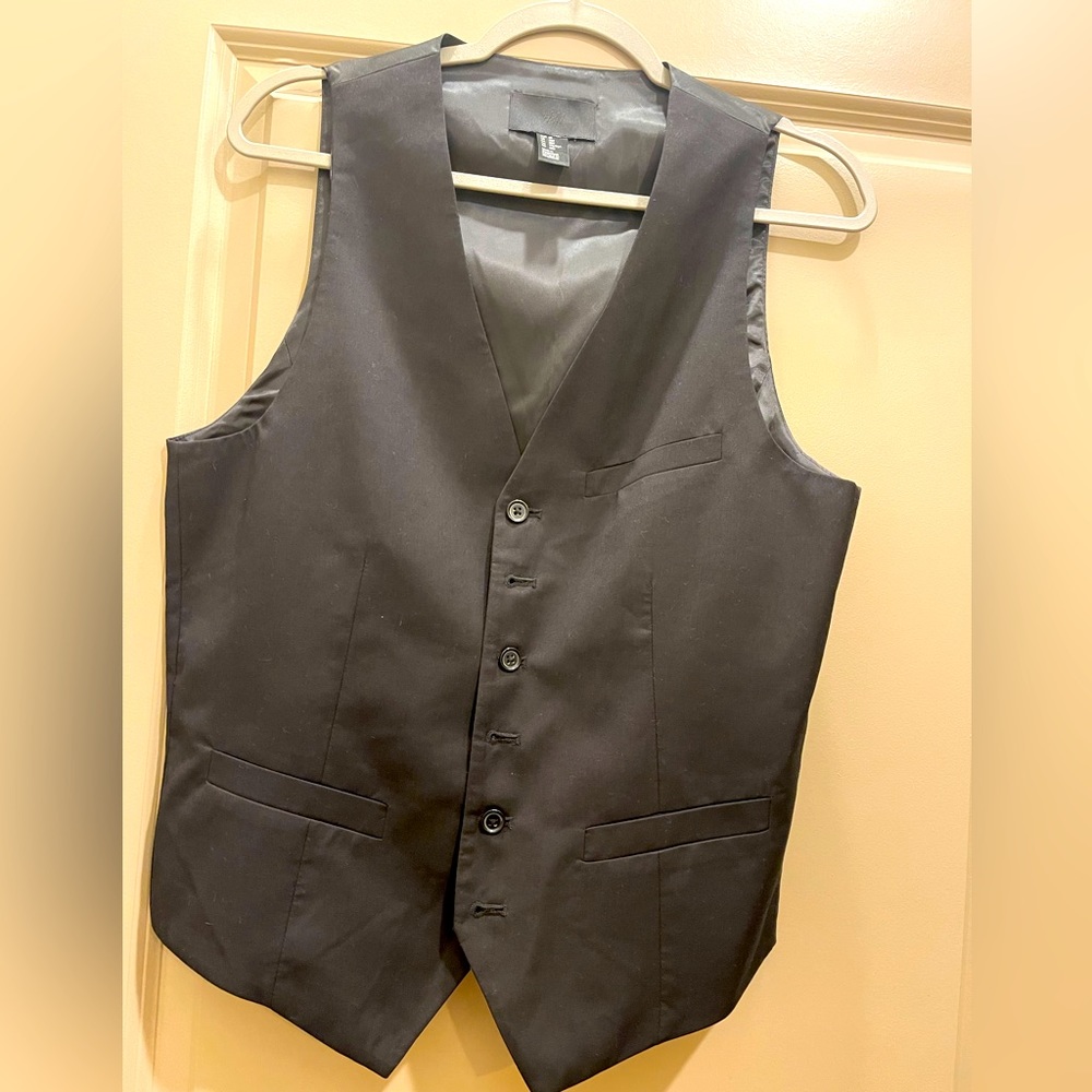 Men’s H&M all Black Button Up Vest